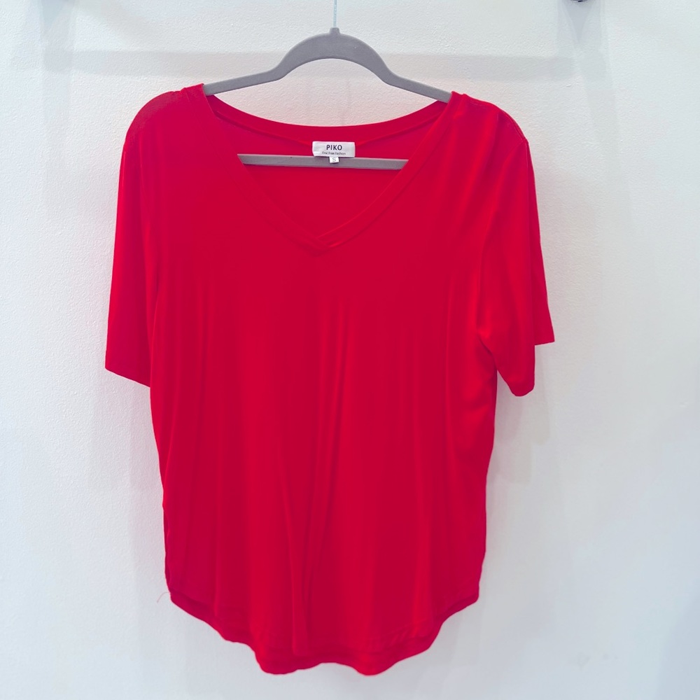 Size small Piko flowy top